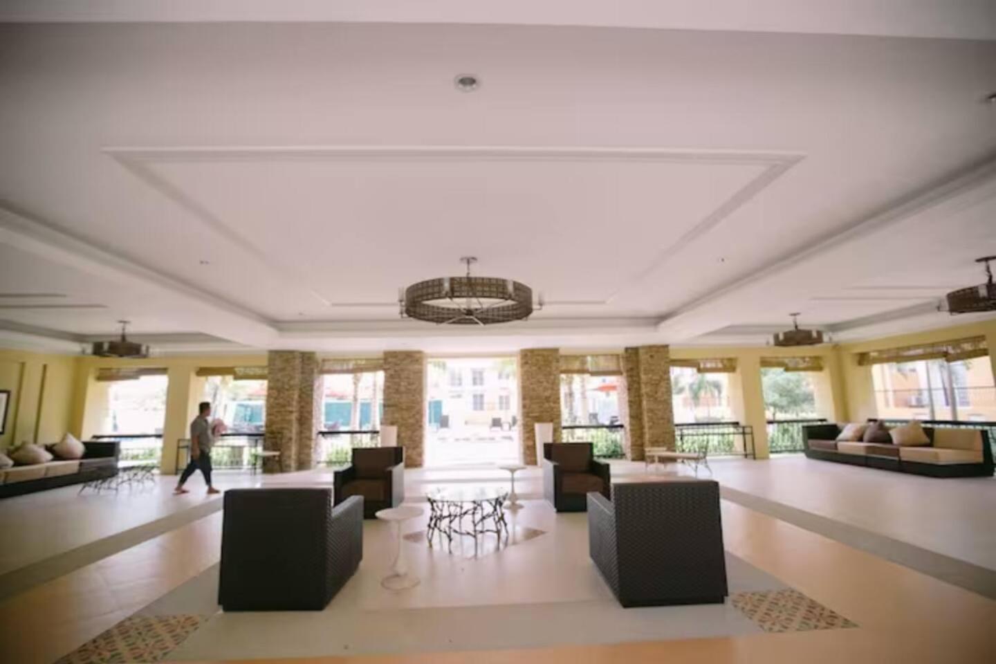 Kara'S Suite Cebu Exterior photo