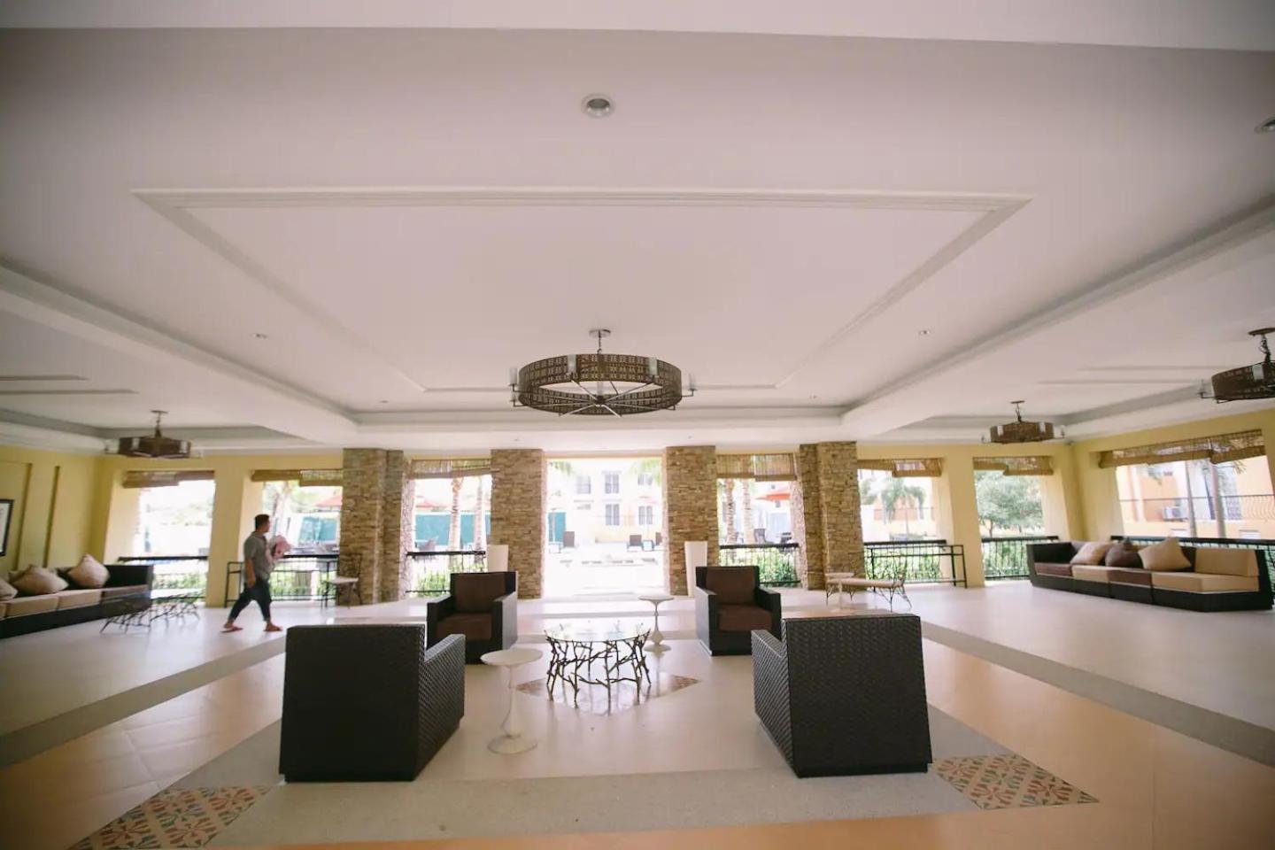 Kara'S Suite Cebu Exterior photo