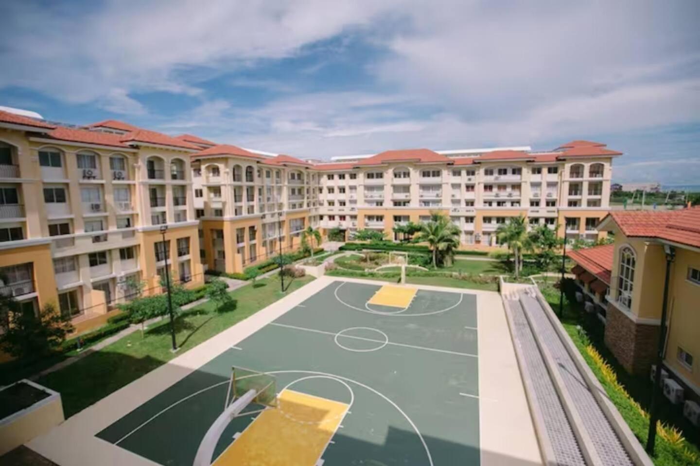 Kara'S Suite Cebu Exterior photo